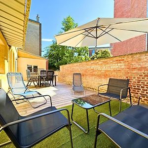 T2 Industriel avec terrasse et parking privé