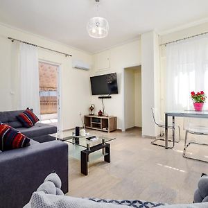 Koukaki Apartment