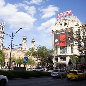 Luxury Downtown 3 Bedroom Apartment By Synagoge With Beautiful View