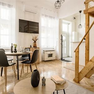 Balint Budapest Apartment Next To Synagogue, Best Location In City Center