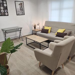 Appartement à 2 Chambres à Coucher