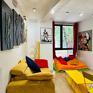 Pop Appart Appartement Artiste Configure En Galerie Dart A 200 M Du Centre Ville Avec Parking Prive Et Securise Gratuit Dans Copropriete