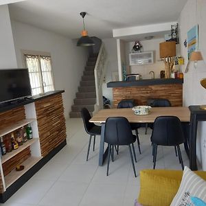 Villa à 3 Chambres à Coucher