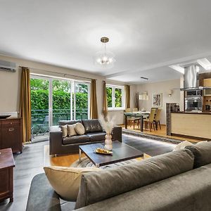 Suite à 2 Chambres à Coucher