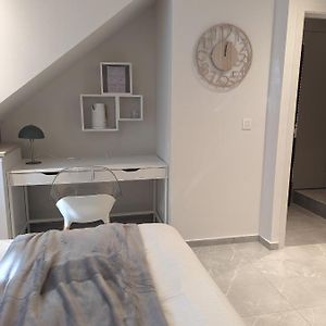Chambre Double au Sous-Sol
