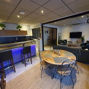 Appartement à 3 Chambres à Coucher