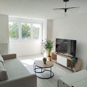 Appartement à 2 Chambres à Coucher