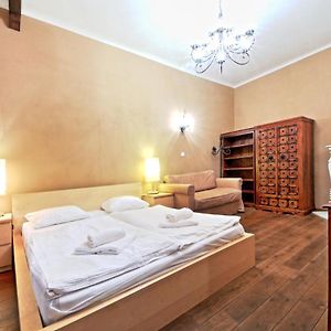 Rose Antique Apartment