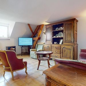 Appartement à 2 Chambres à Coucher