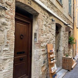 Appartements Climatises - Vieil Antibes