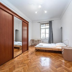 Appartement à 3 Chambres à Coucher