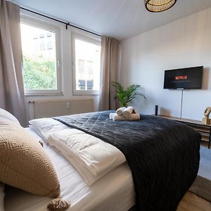 Zentral & Modern Nahe Hauptbahnhof Mit Privatparkplatz & Schnellem Wlan