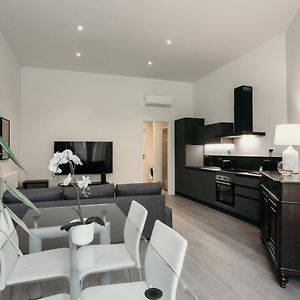 Caseospitali - Bologna Studio 1, Grande Bilocale Con Arredo Design E Posto Auto Per 4