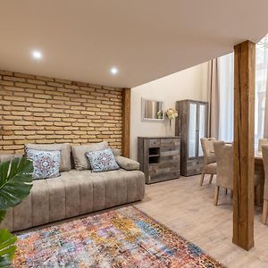 Appartement à 2 Chambres à Coucher