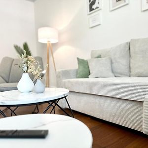 Appartement à 2 Chambres à Coucher