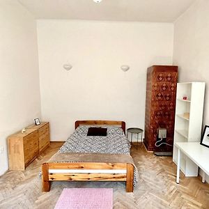 Nice Bedroom Near The Bus And Train Station