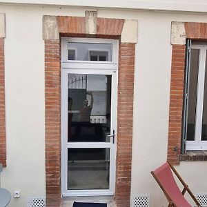Grand Studio Avec Terrasse - Gare - Metro - Wifi