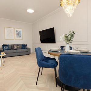 Lux Apartment Niemcewicza With Ac & Balcony Warsaw Ochota By Noclegi Renters