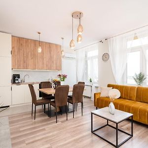 Appartement à 2 Chambres à Coucher