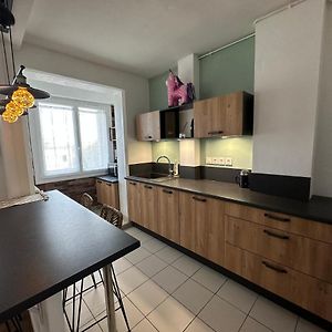 Appartement à 2 Chambres à Coucher