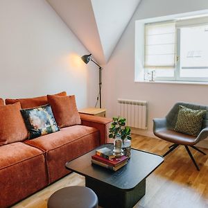 Modern Mezzanine Apt At Jecna St