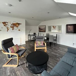 Appartement à 2 Chambres à Coucher