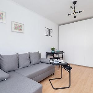 Comfy & Bright Studio Wielicka In Krakow By Noclegi Renters