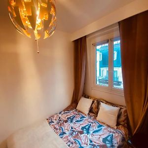 Studio Lit King-Size