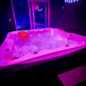 Appart Avec Jacuzzi, Et Terrasse