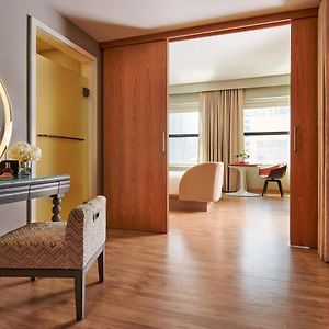 Chambre Accessible aux Personnes à Mobilité Réduite de Luxe Lit King-Size