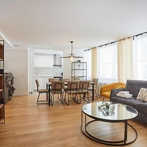 Appartement à 3 Chambres à Coucher