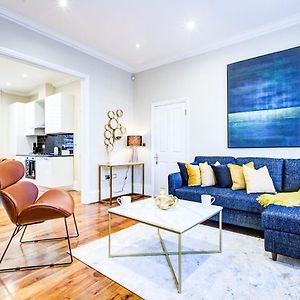 Appartement de Luxe à 2 Chambres à Coucher