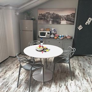Appartement à 2 Chambres à Coucher