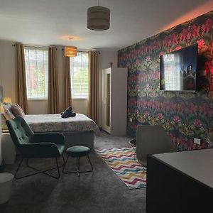 Luxury Studio Apartment Near Birmingham Citycentre