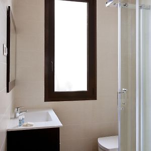 Appartement de Luxe à 2 Chambres à Coucher