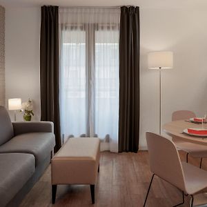 Appartement à 2 Chambres à Coucher