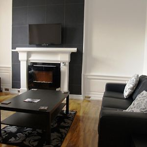 Appartement à 2 Chambres à Coucher