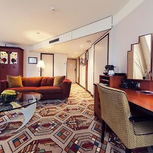Suite Master Lit Queen-Size