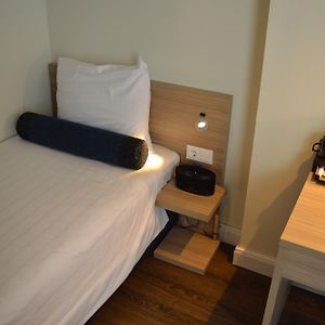 Chambre Simple au Sous-Sol
