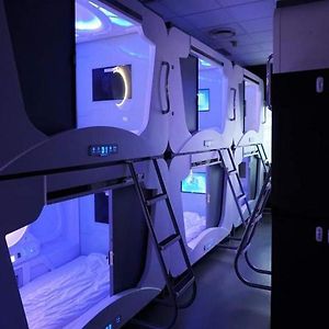 Dormitory Room Mixed