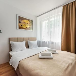 Appartement à 2 Chambres à Coucher