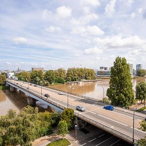 Escapade Sur L'Ile De Nantes Avec Vue Sur La Loire