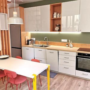 Appartement à 2 Chambres à Coucher