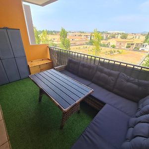 Studio Lit King-Size