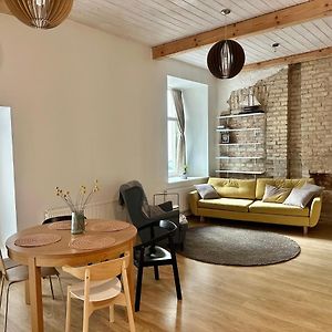 Cozy Studio Apartment Central