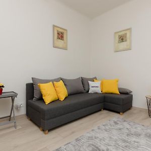 Raclawicka Cozy Studio Apartment By Noclegi Renters