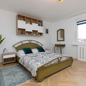 Elegant Warsaw Apartment With Ac 550 M To Copernicus Science Centre By Noclegi Renters