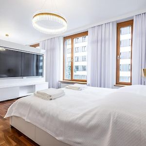 Luxury Princessa Apartment & Garage & Cable Tv Channels