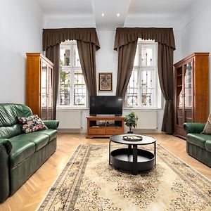 Appartement à 3 Chambres à Coucher