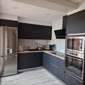 Appartement à 3 Chambres à Coucher